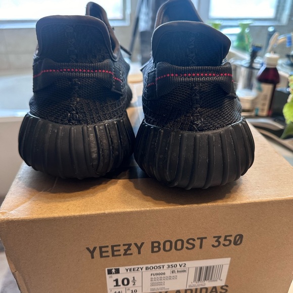 Yeezy Boost 350 V2 FU9006- Sz 10.5 - Picture 3 of 5